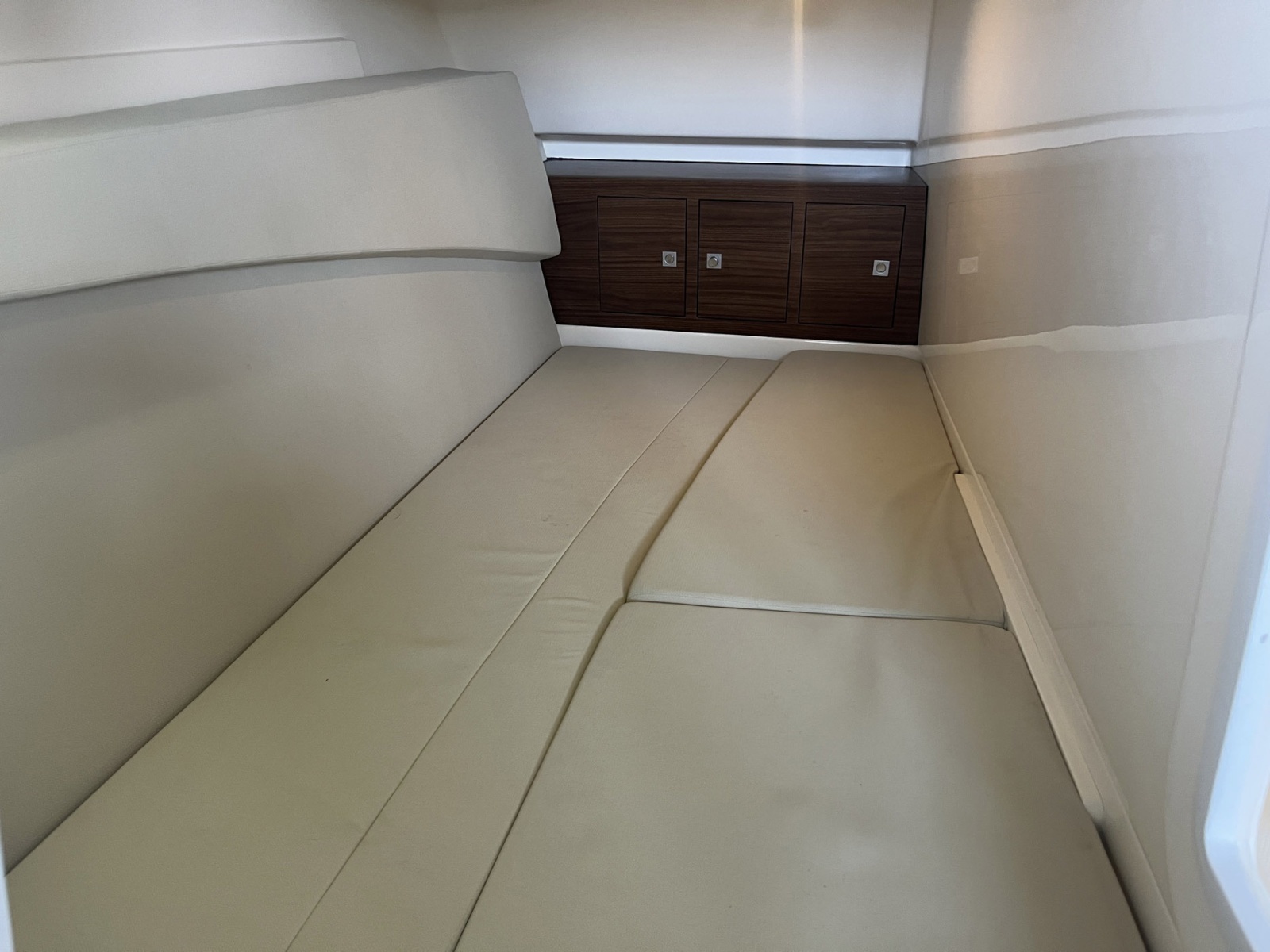 2022 Boston Whaler 320 Vantage