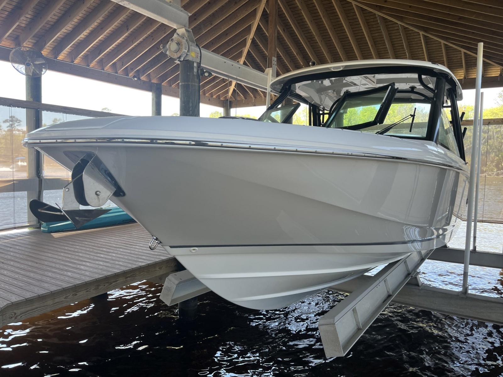 2022 Boston Whaler 320 Vantage