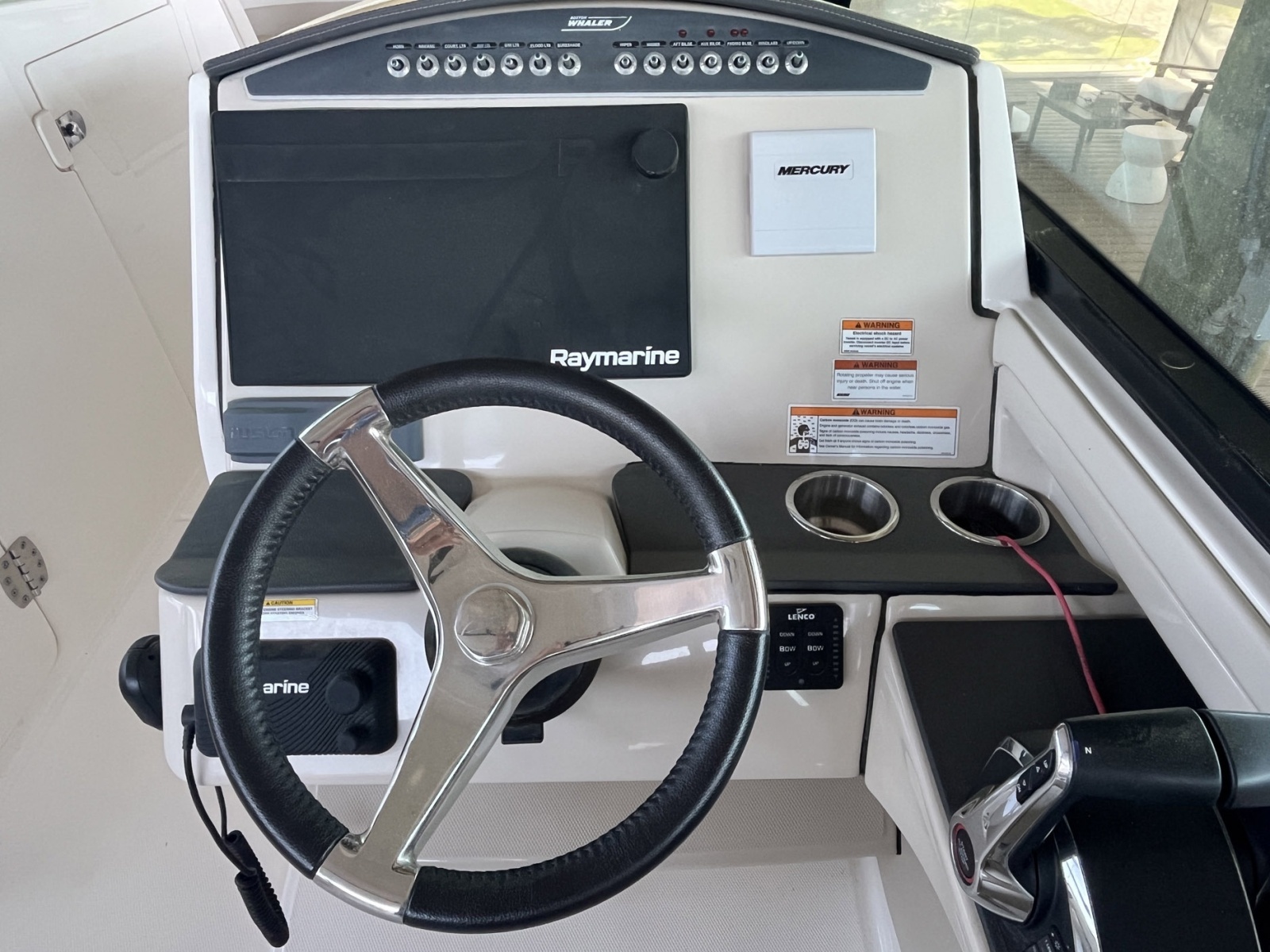 2022 Boston Whaler 320 Vantage