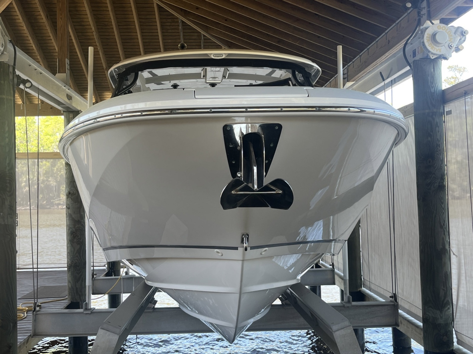 2022 Boston Whaler 320 Vantage