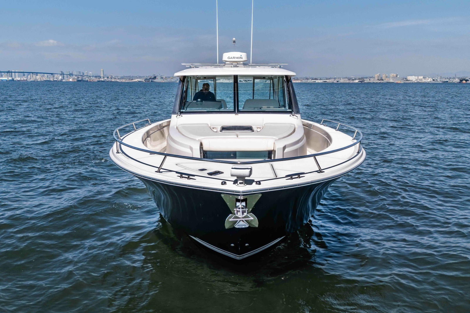 2016 Tiara Q44 LIVIMAC