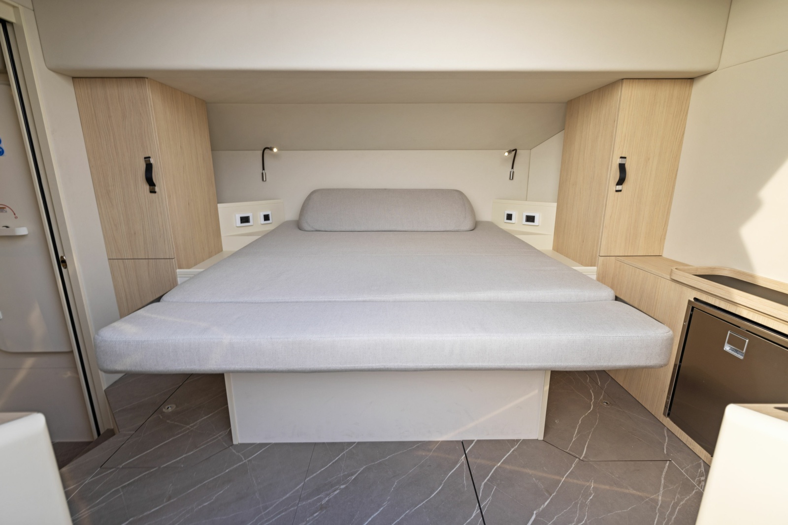 64' 2024 Absolute Navetta 64