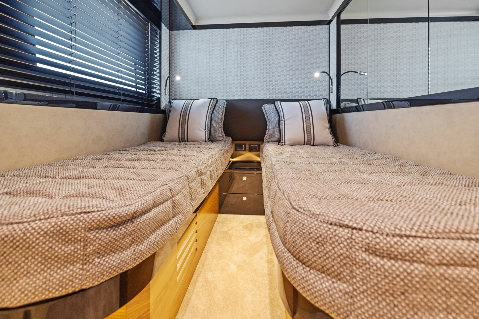 64' 2024 Absolute Navetta 64