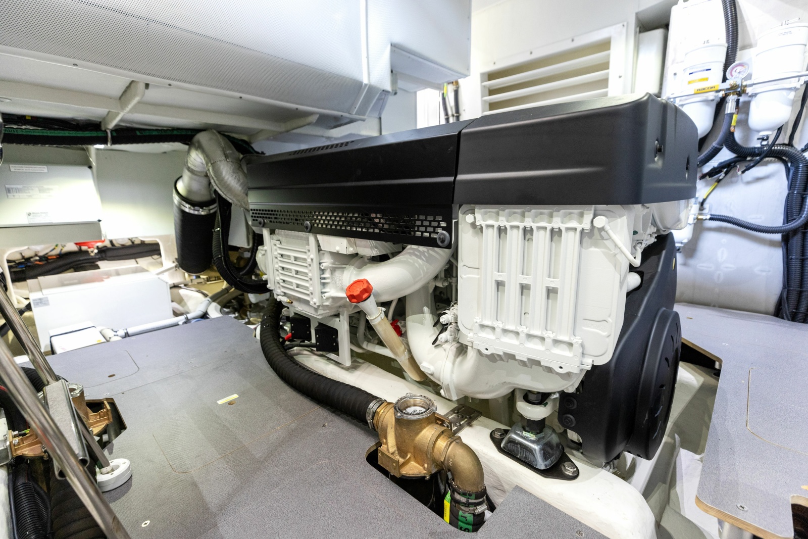 64' 2024 Absolute Navetta 64