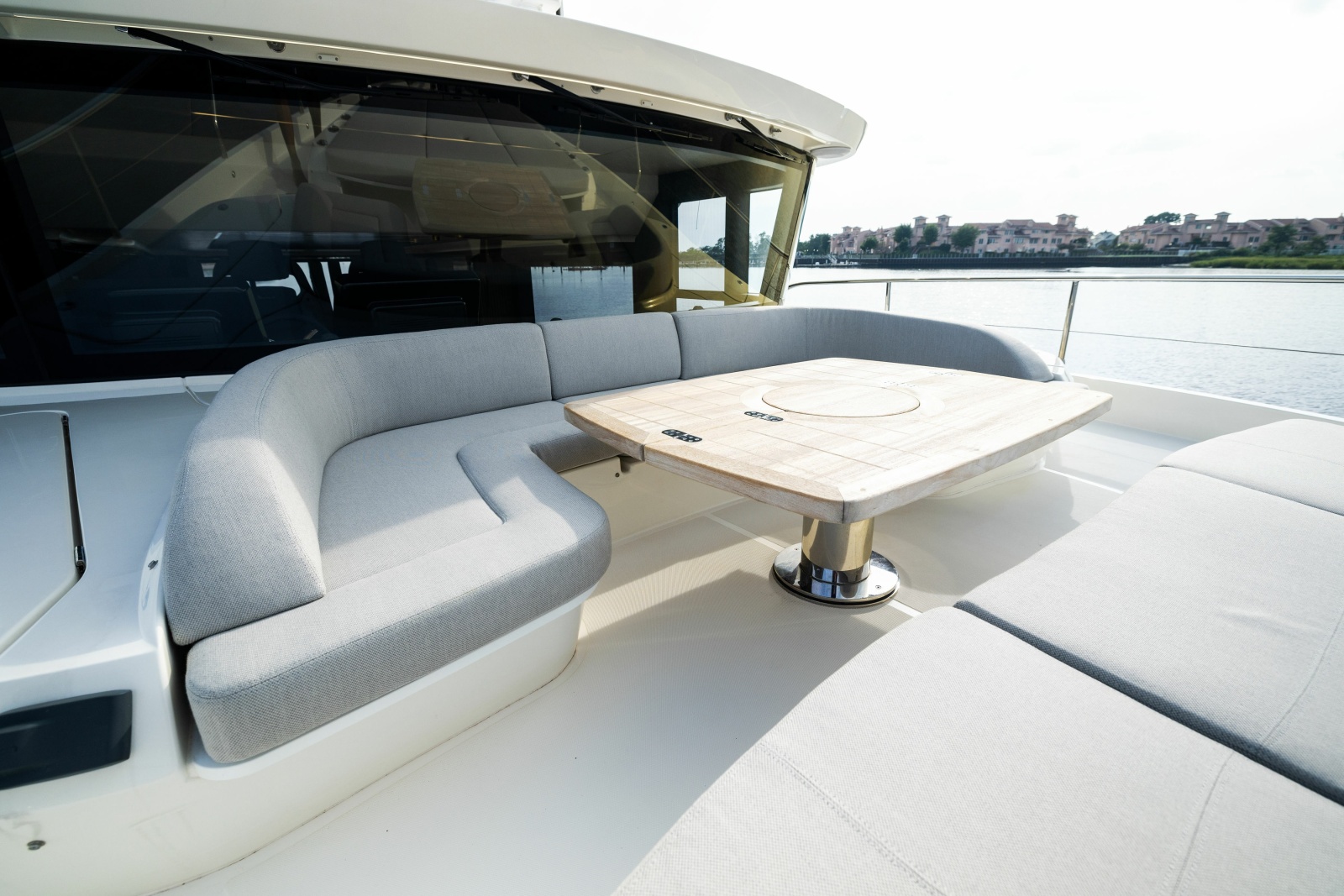 64' 2024 Absolute Navetta 64