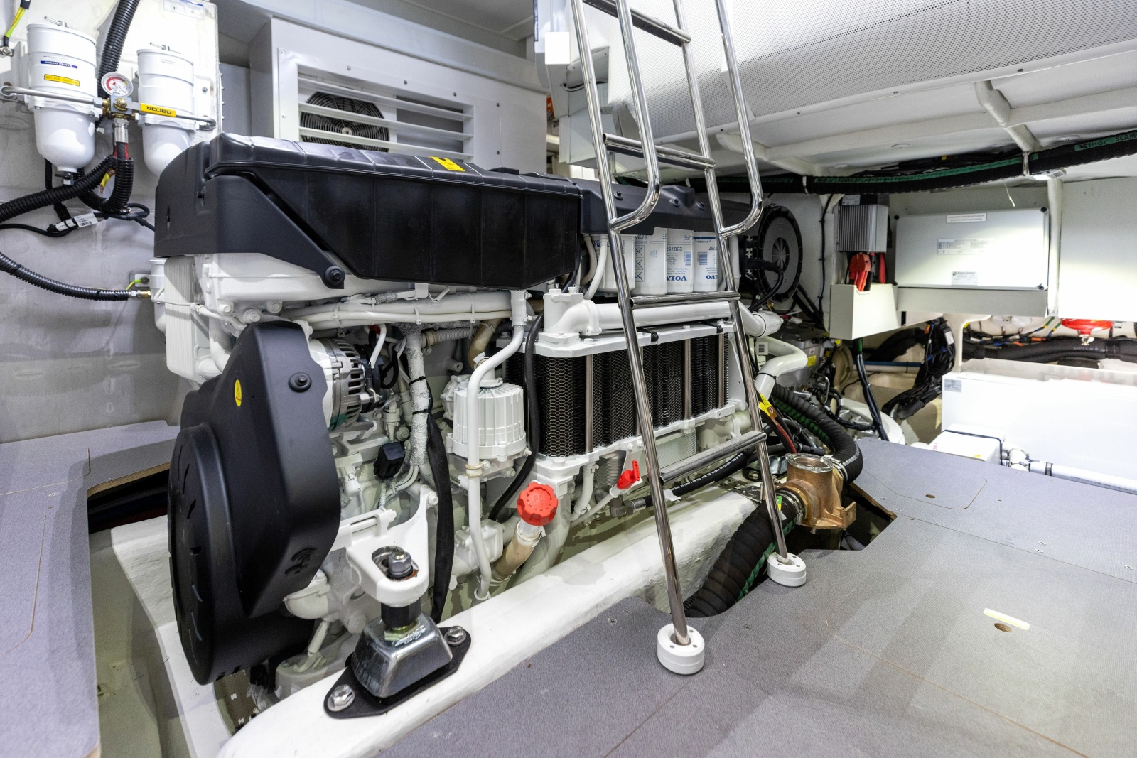 64' 2024 Absolute Navetta 64