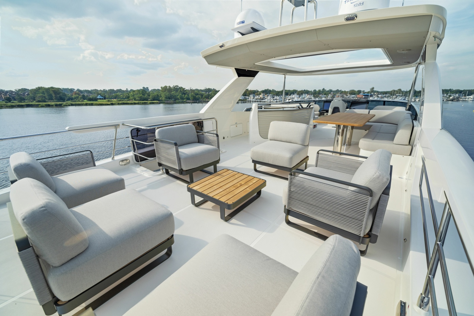 64' 2024 Absolute Navetta 64