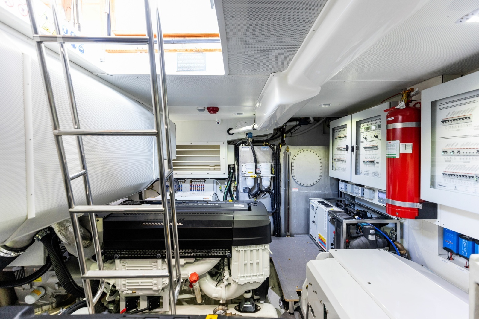 64ft Absolute Yacht For Sale