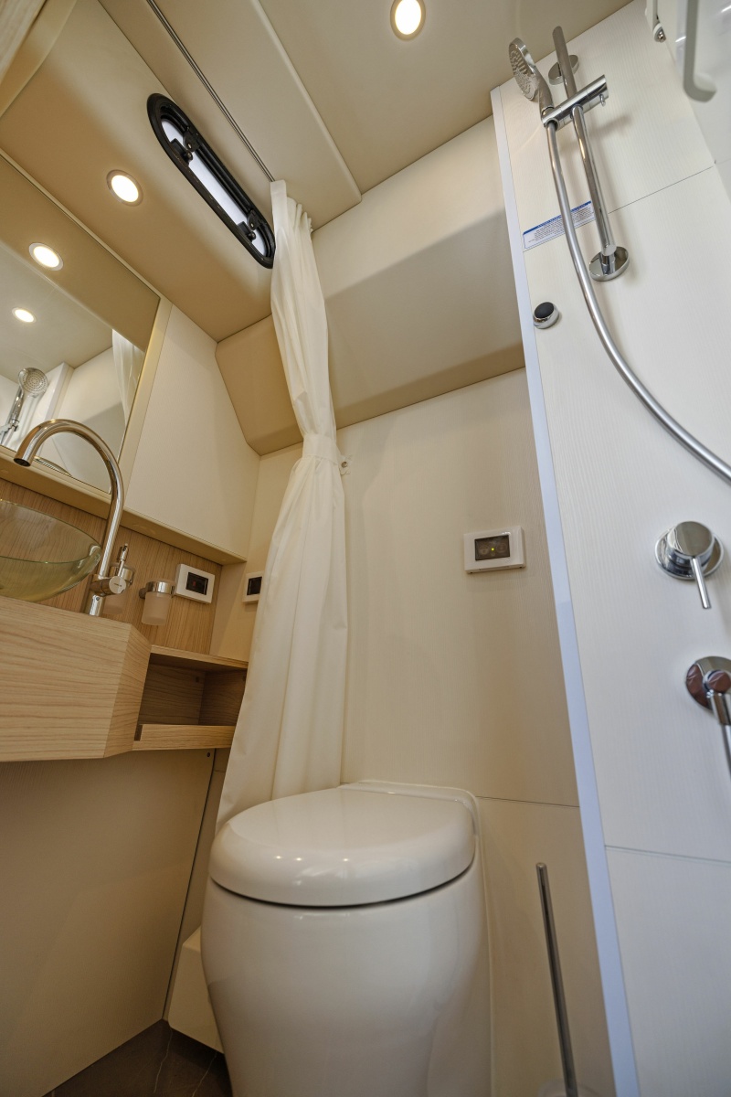 64' 2024 Absolute Navetta 64