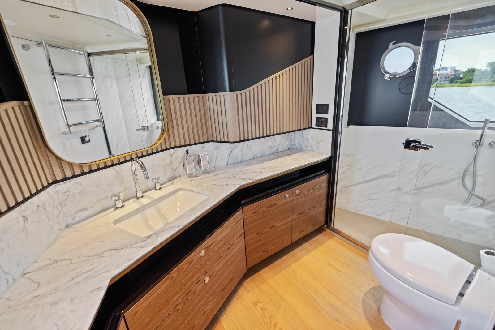 64ft Absolute Yacht For Sale