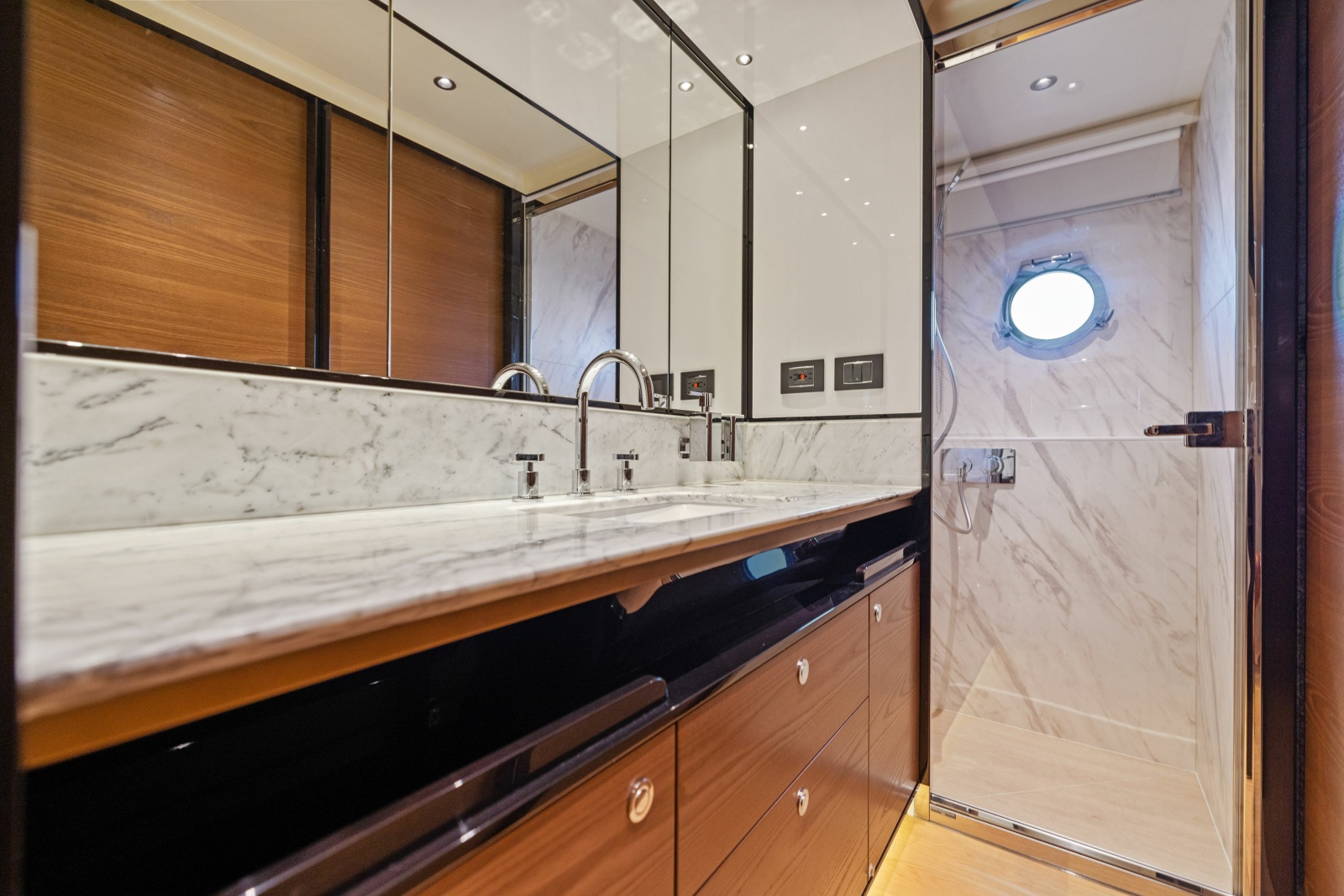 64' 2024 Absolute Navetta 64