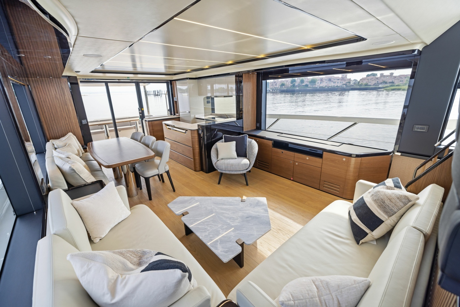 64ft Absolute Yacht For Sale