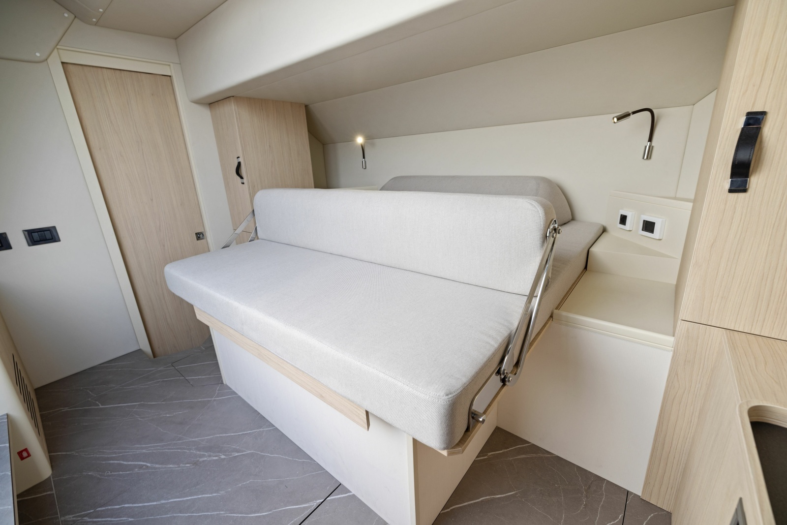 64ft Absolute Yacht For Sale