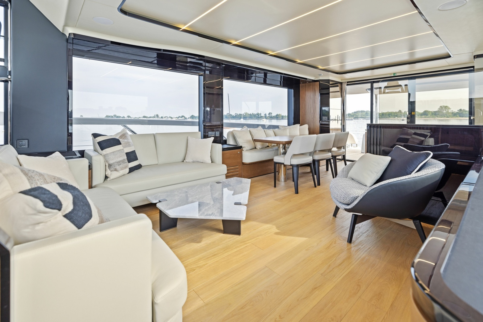 64ft Absolute Yacht For Sale