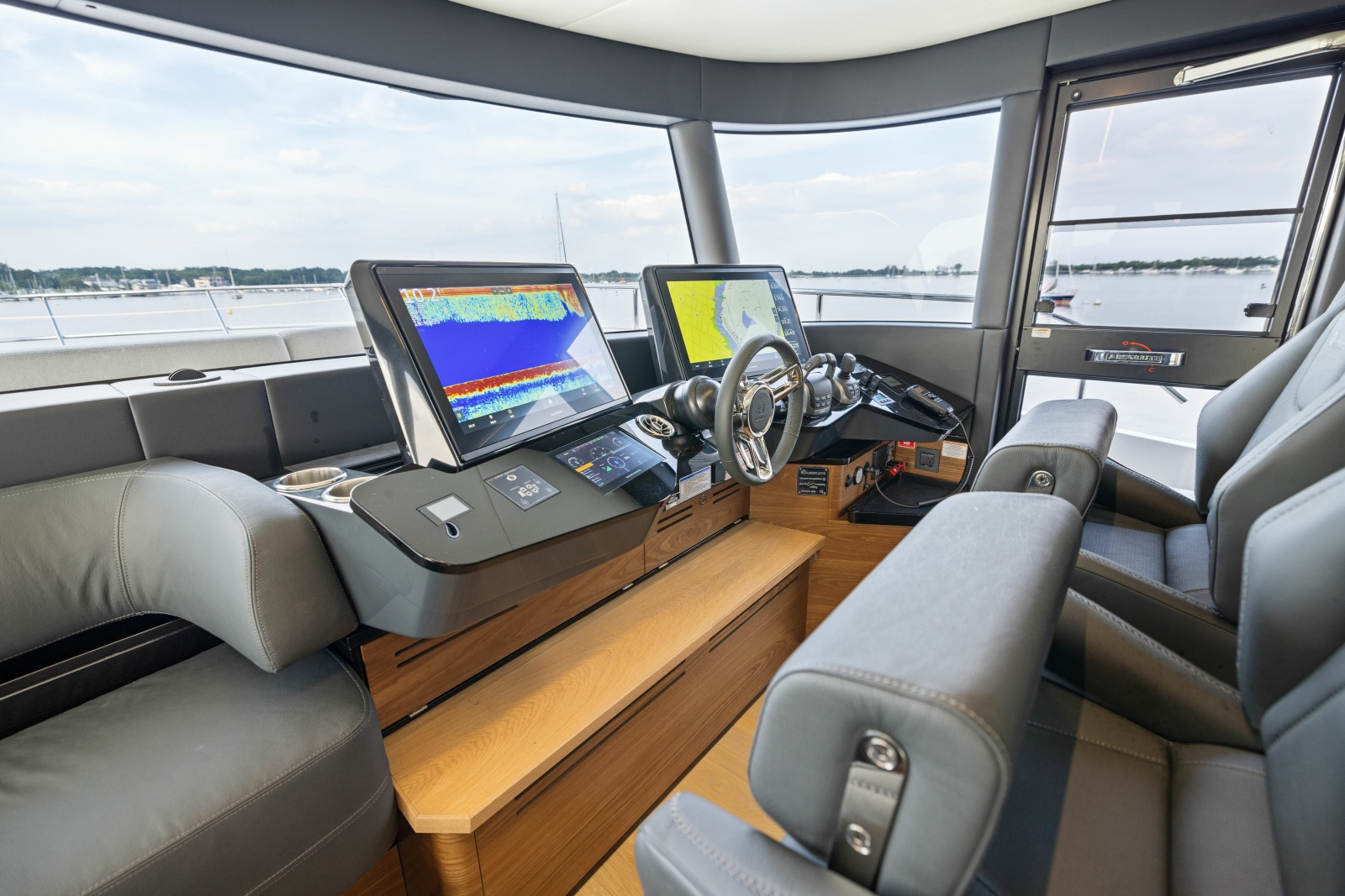 64' 2024 Absolute Navetta 64