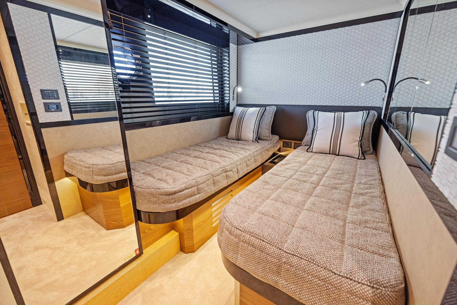 64' 2024 Absolute Navetta 64