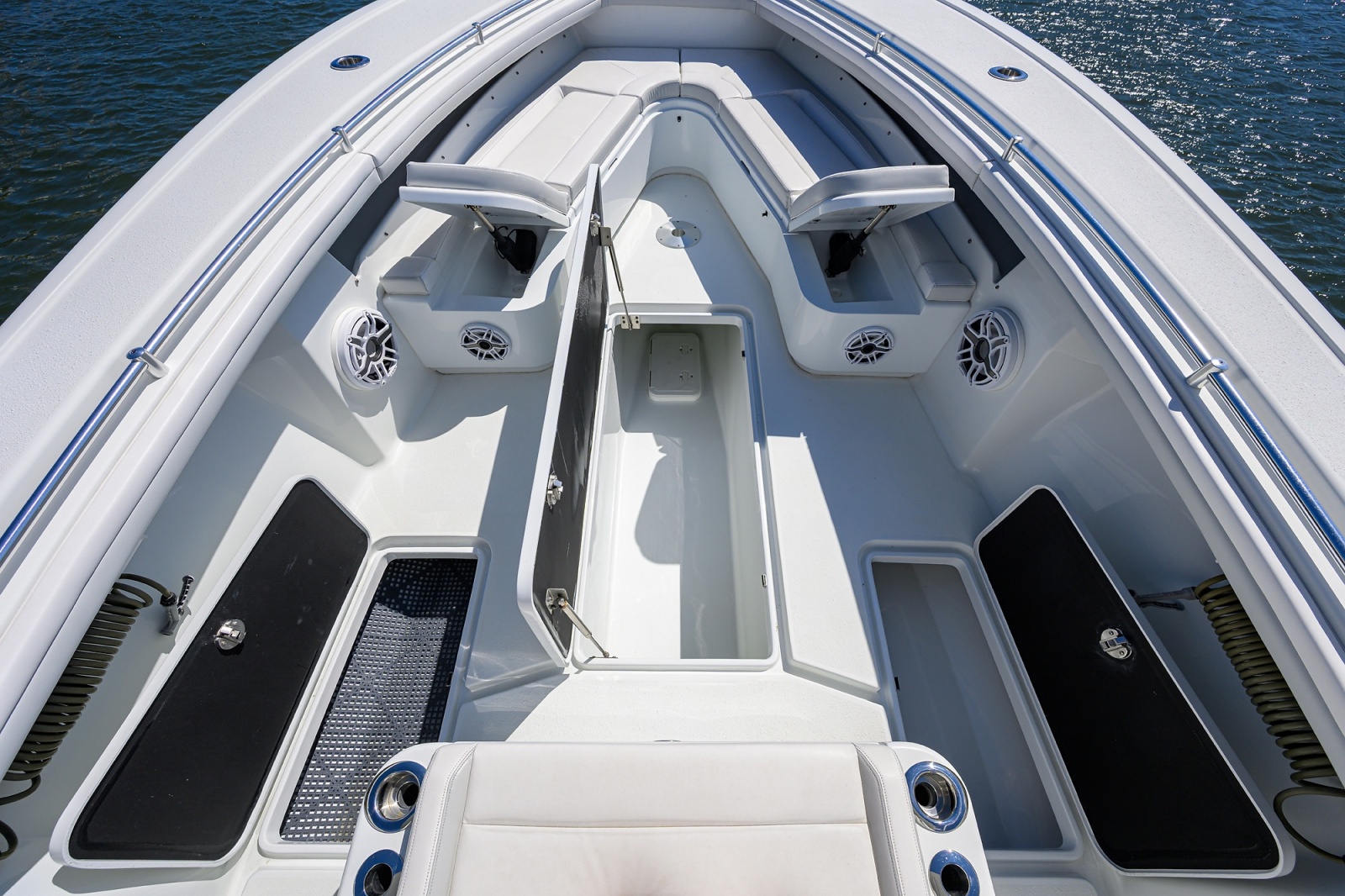 34' 2023 Yellowfin 34 Offshore