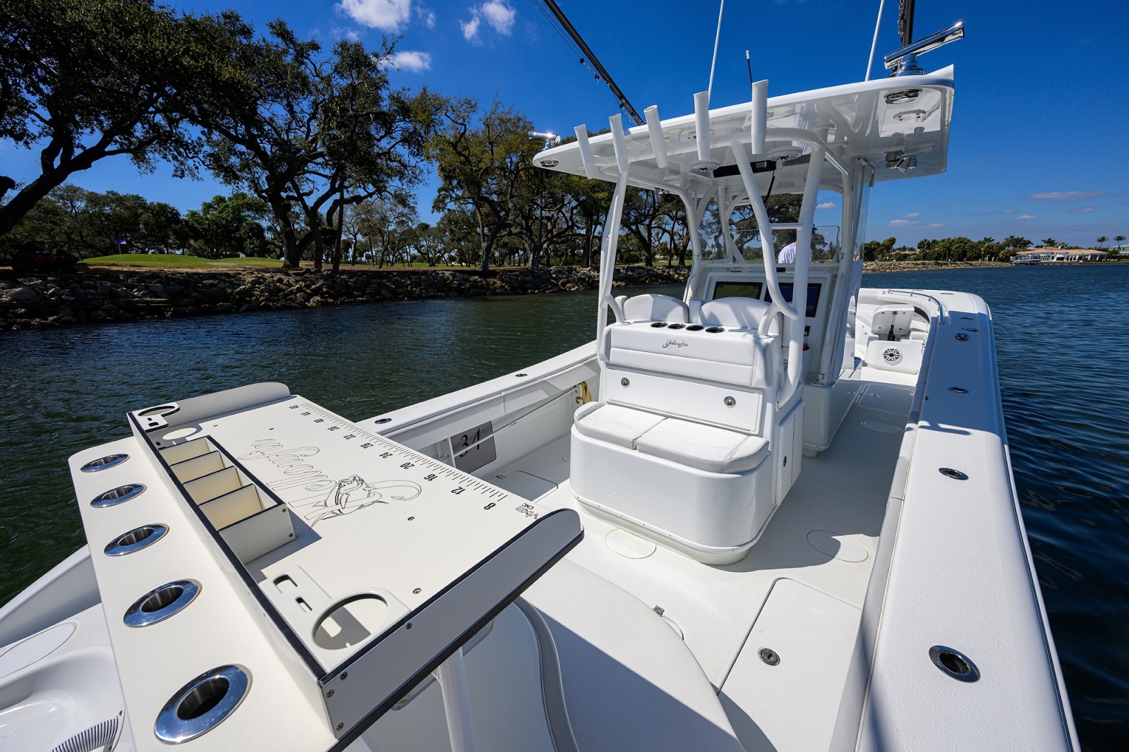 34' 2023 Yellowfin 34 Offshore