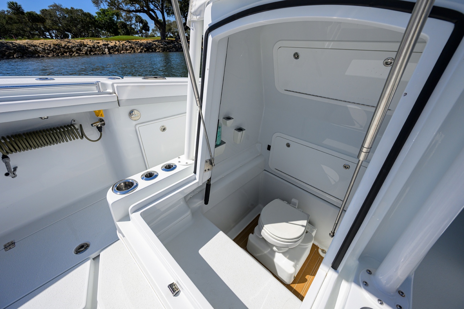 34' 2023 Yellowfin 34 Offshore