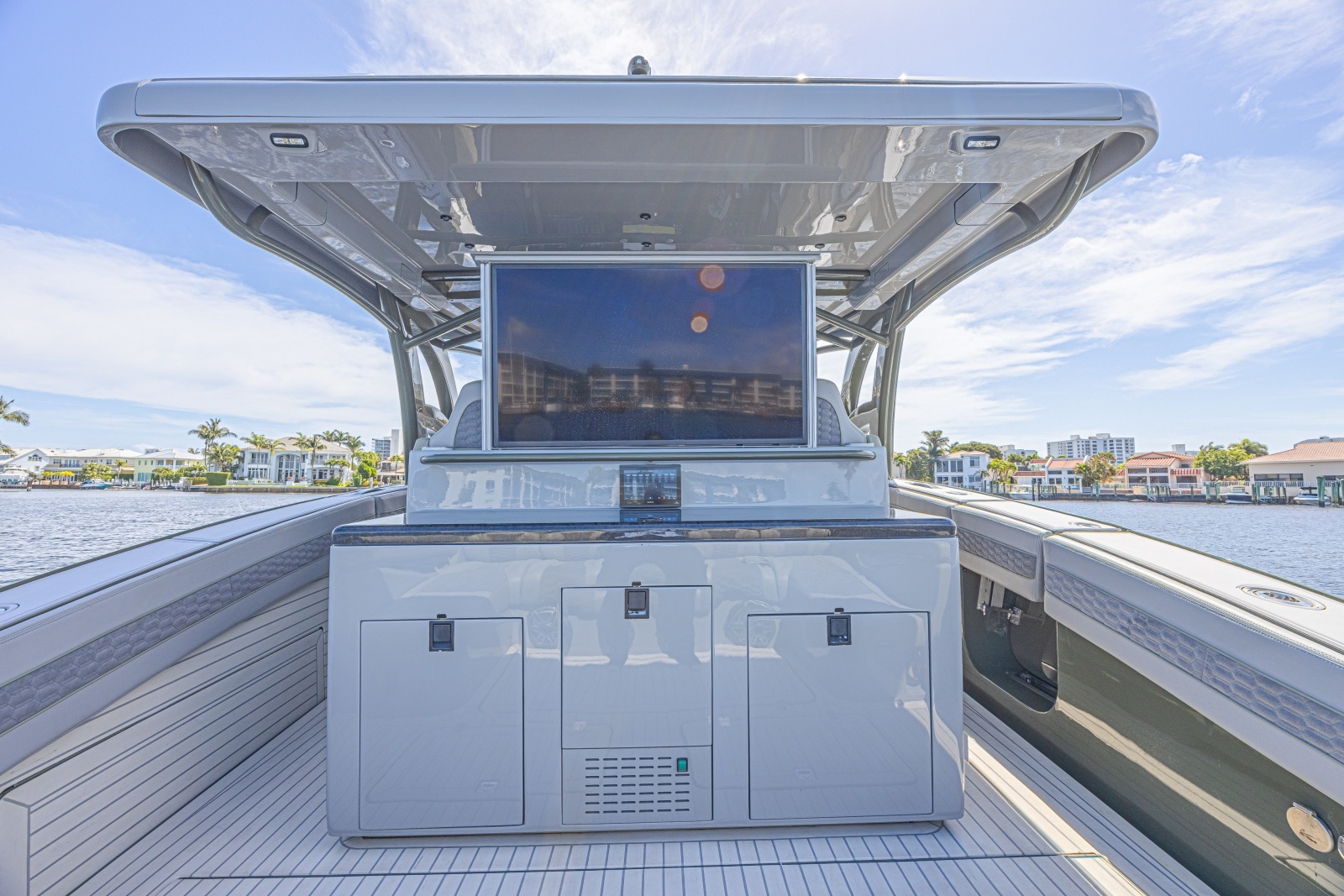 2025 Midnight Express 52 Vitesse