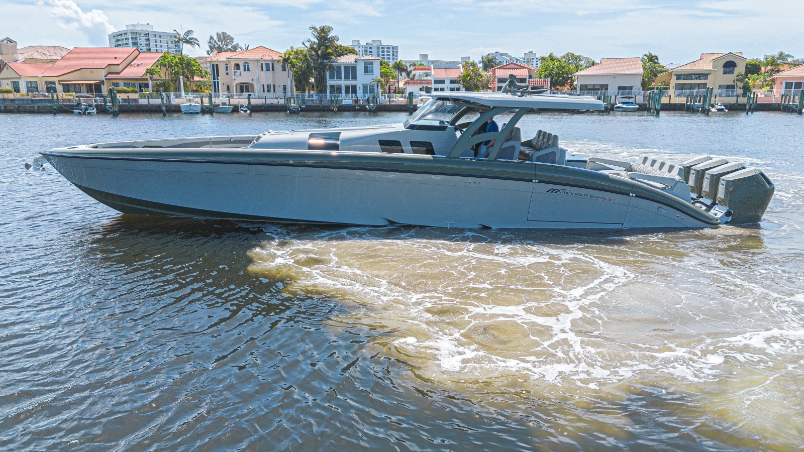 2025 Midnight Express 52 Vitesse photo 4