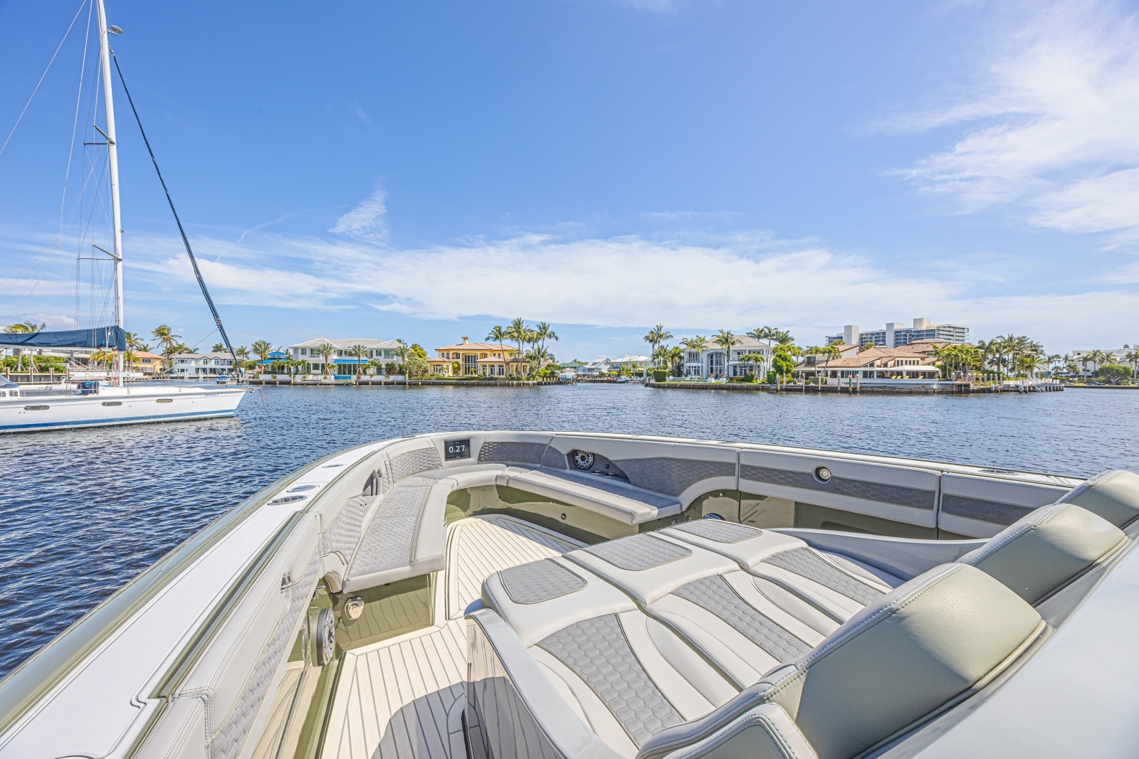 2025 Midnight Express 52 Vitesse