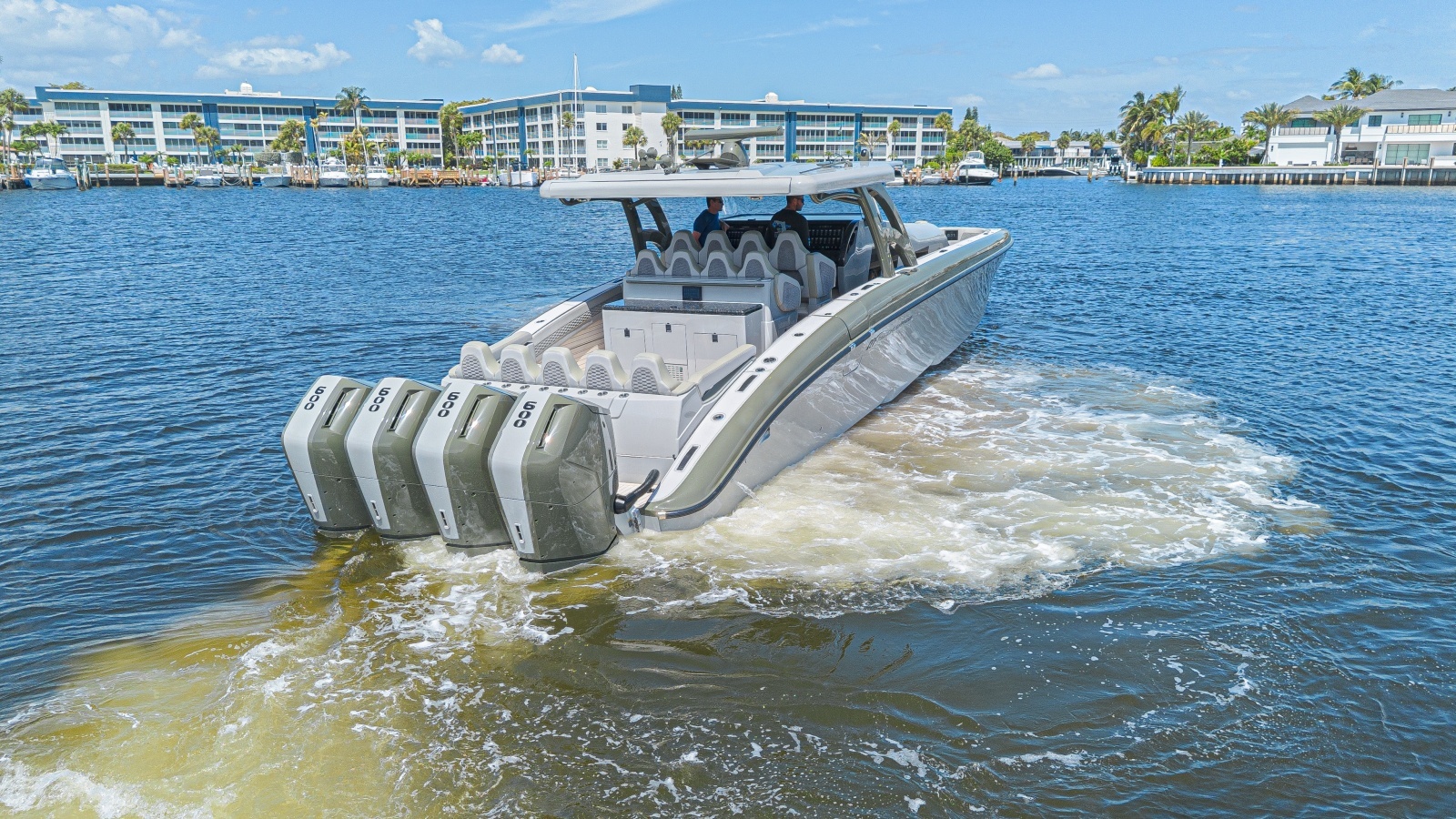 2025 Midnight Express 52 Vitesse photo 5