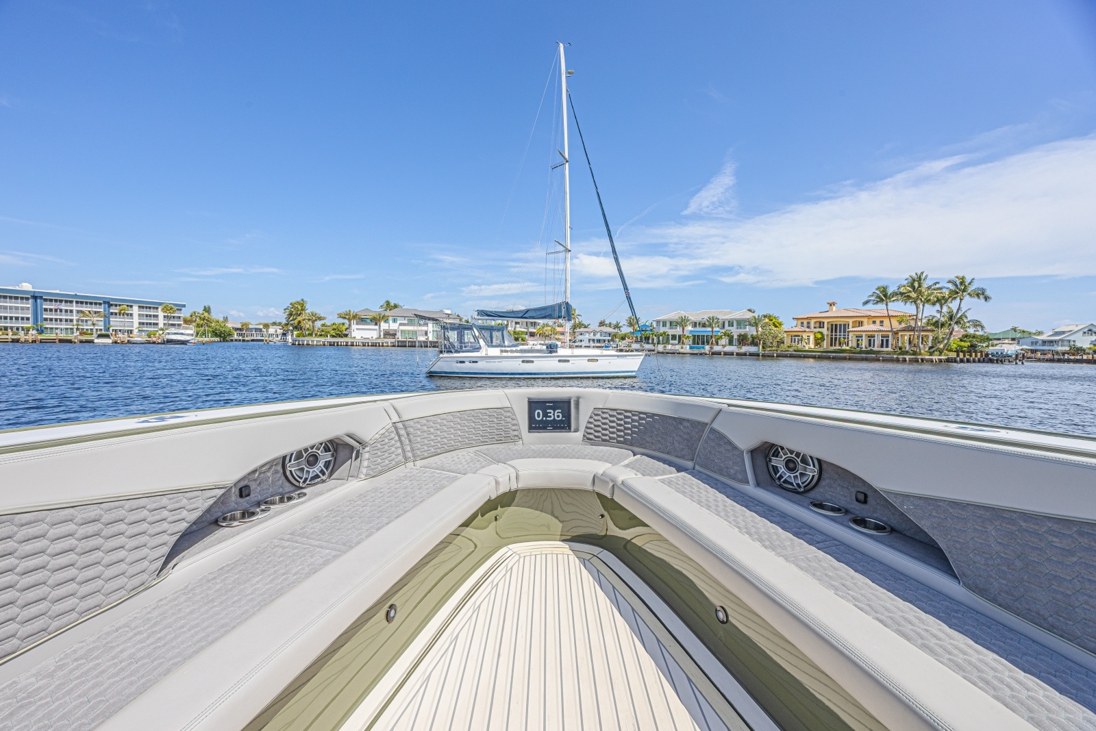 2025 Midnight Express 52 Vitesse photo 21