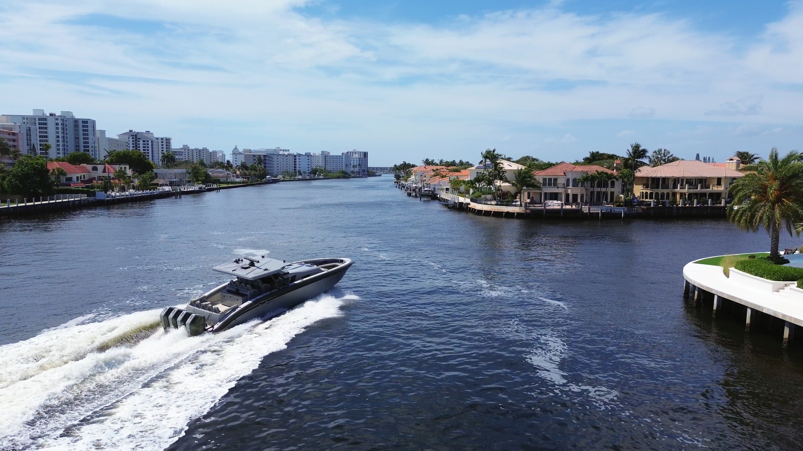 2025 Midnight Express 52 Vitesse