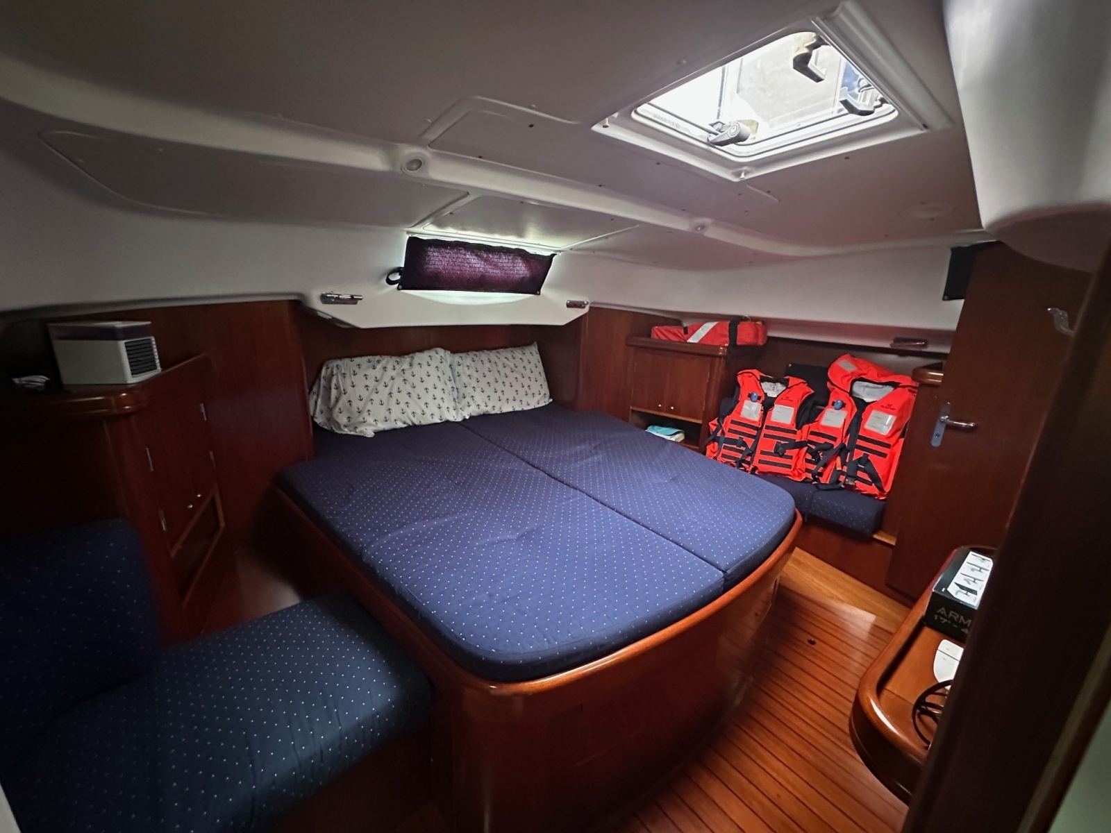 Gemini s Escape II 42ft Beneteau Yacht For Sale