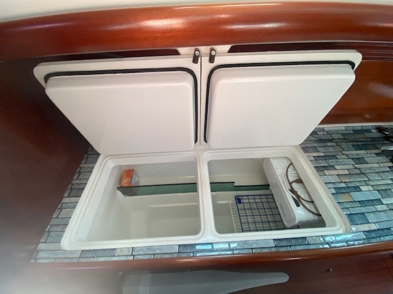 Gemini s Escape II 42ft Beneteau Yacht For Sale