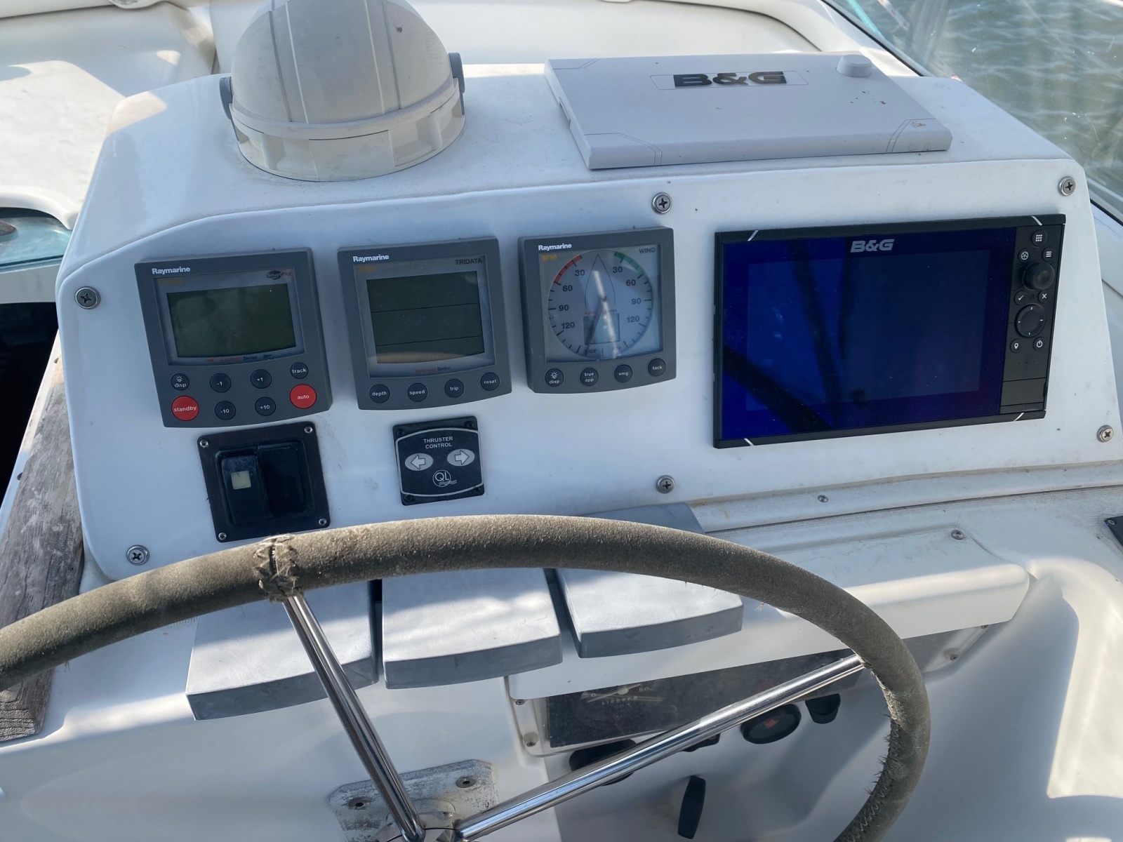 42' 2005 Beneteau 42 CC