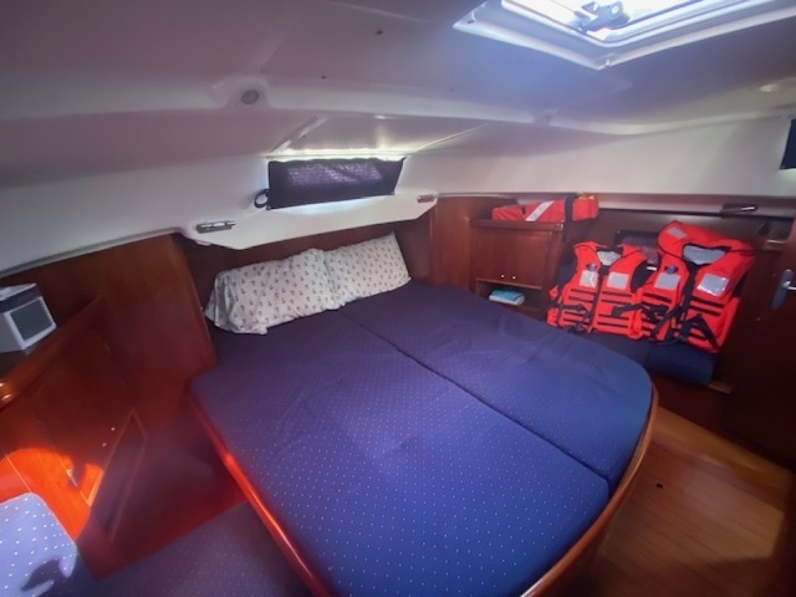 Gemini s Escape II 42ft Beneteau Yacht For Sale