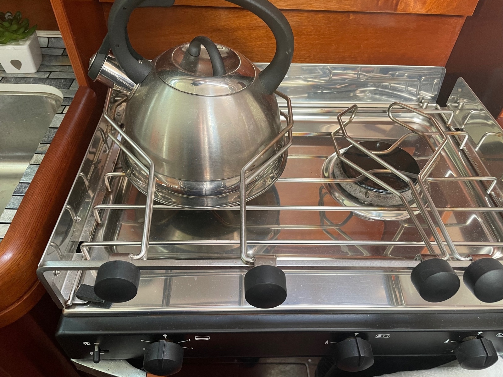 42' 2005 Beneteau 42 CC