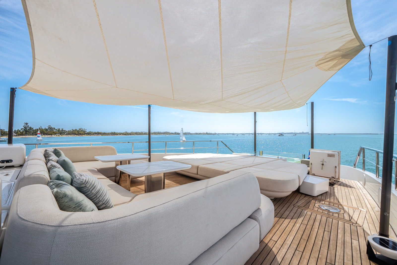 118ft Azimut Yacht For Sale