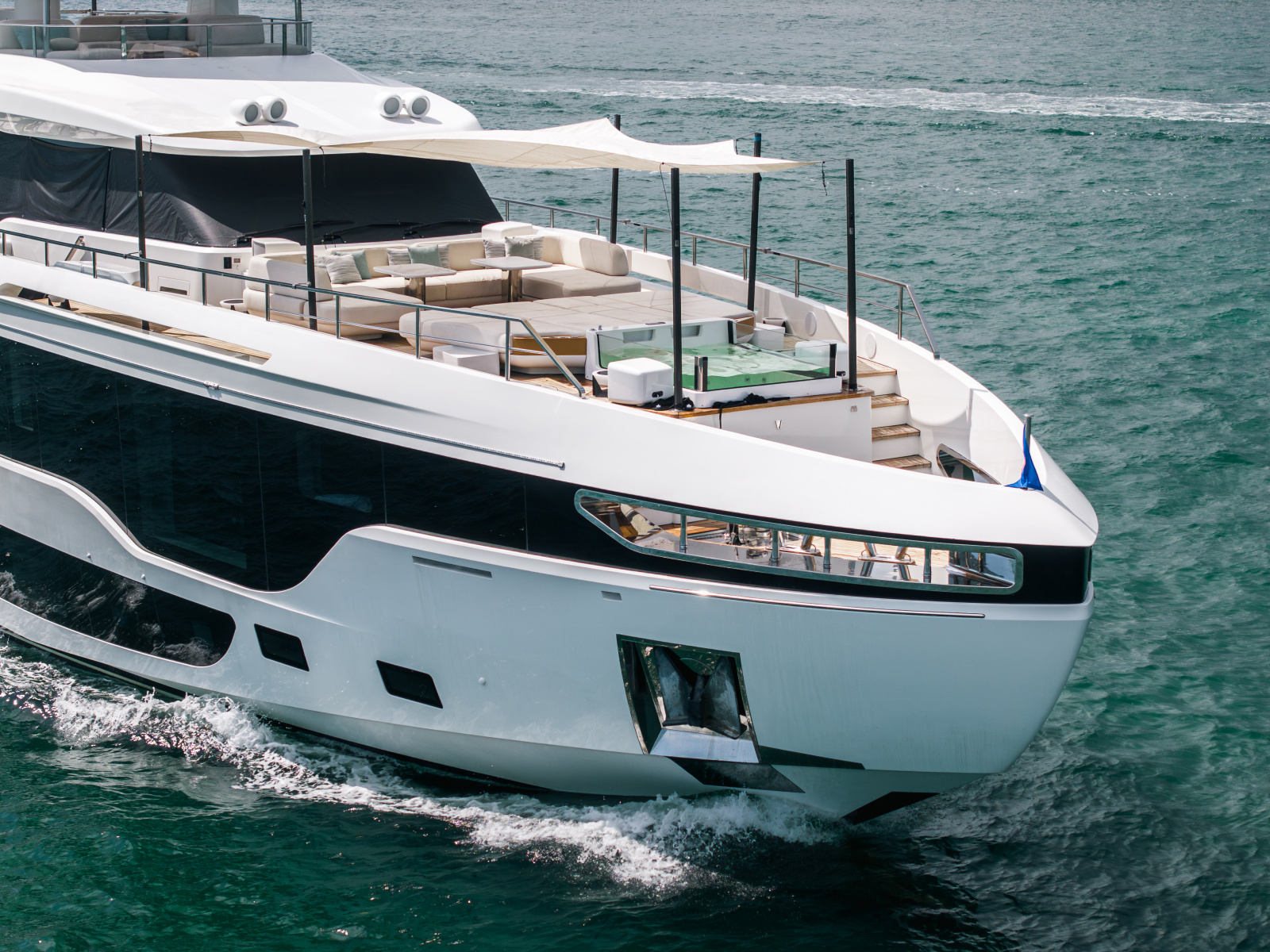 118ft Azimut Yacht For Sale