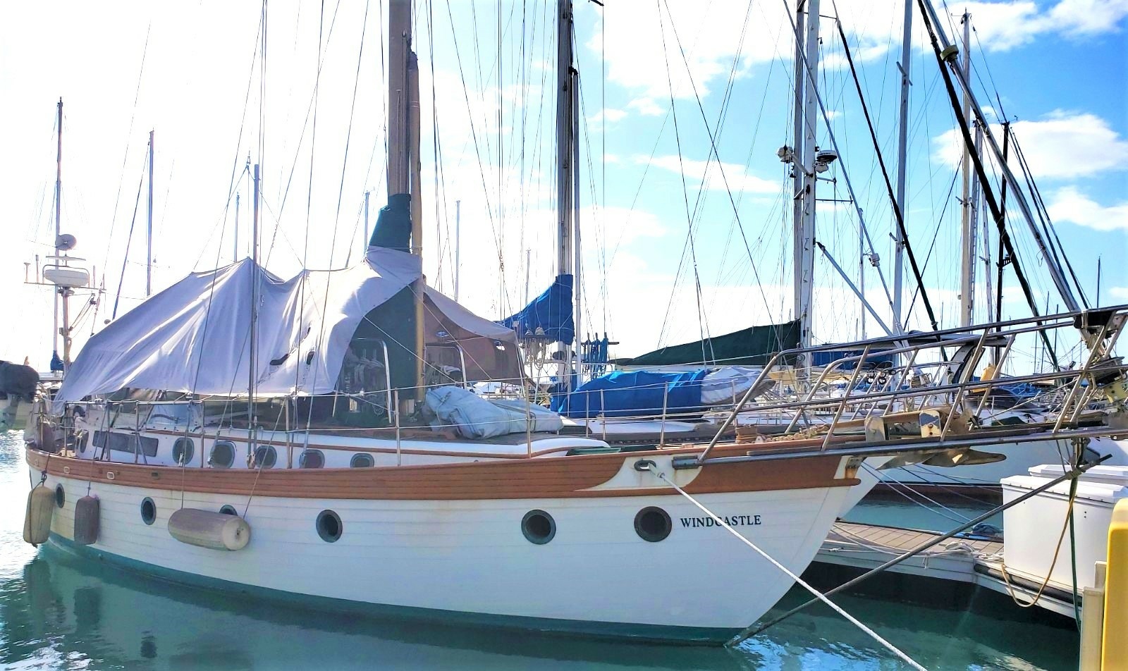 43' 1980 Young Sun SPINDRIFT