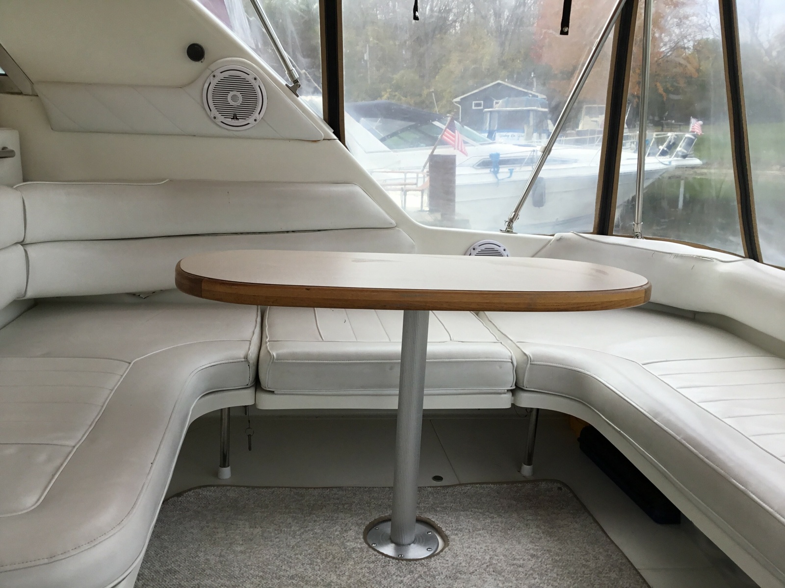 37' 1995 Sea Ray Sun Dancer 370