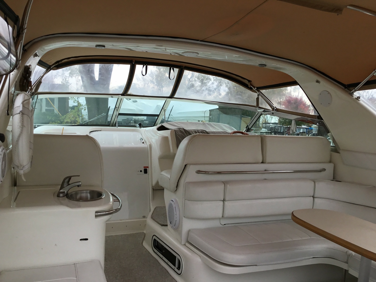 37' 1995 Sea Ray Sun Dancer 370