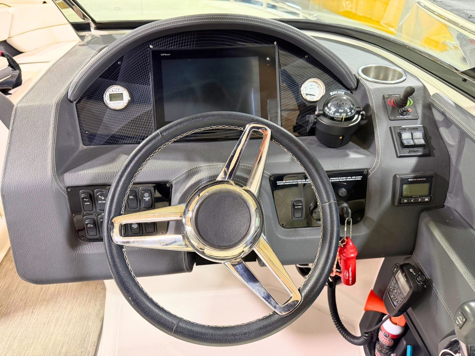 28ft Regal Yacht For Sale