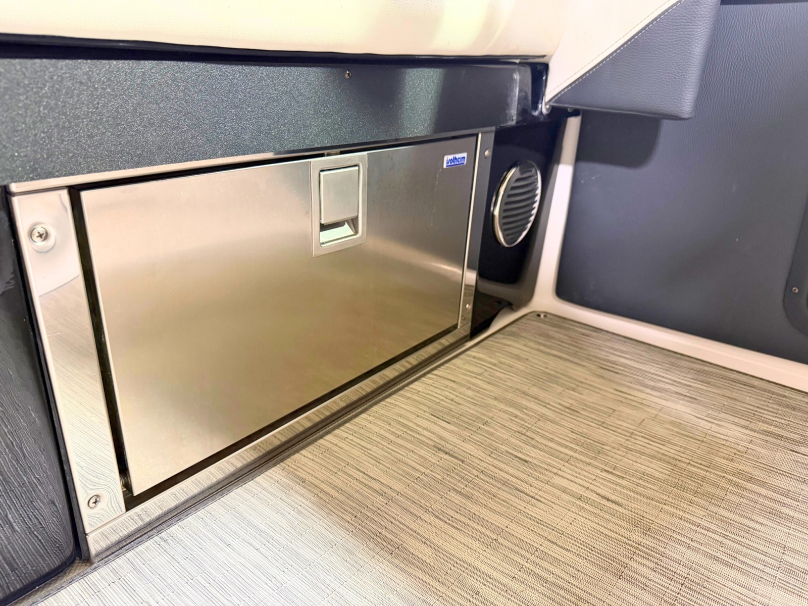 28ft Regal Yacht For Sale