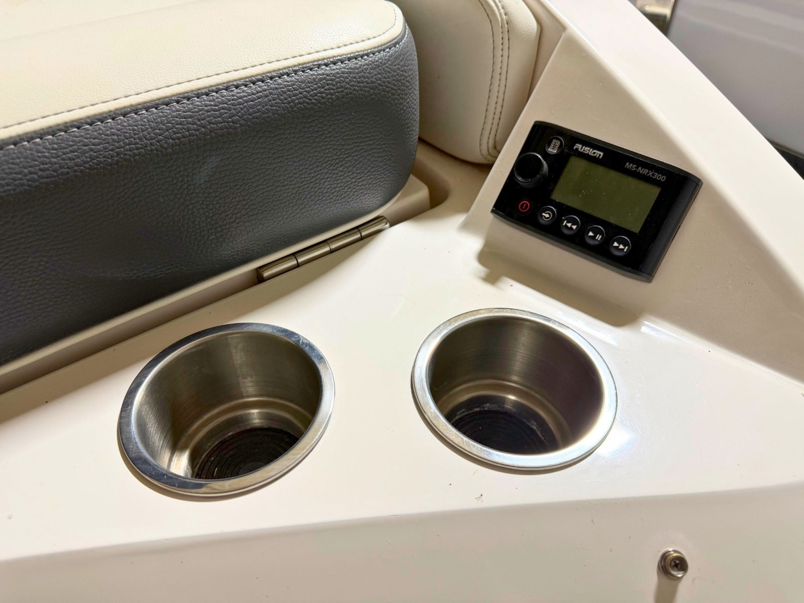 28ft Regal Yacht For Sale