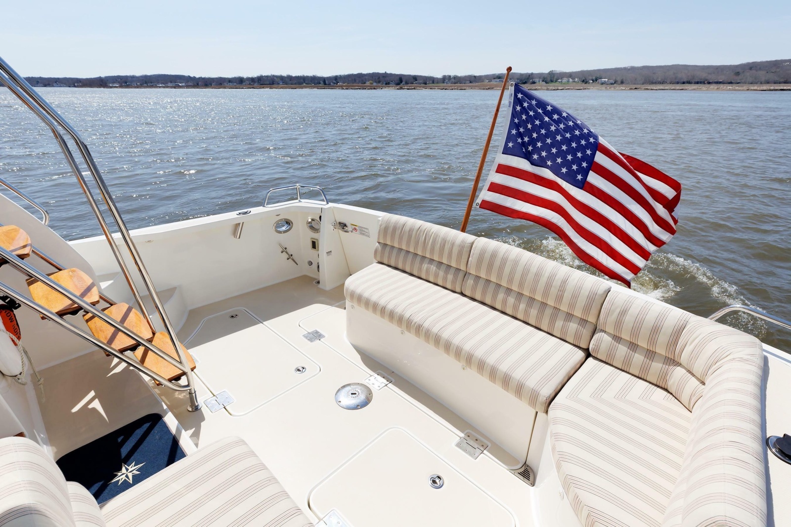 42' 2016 Sabre 42 Fly Bridge Sedan