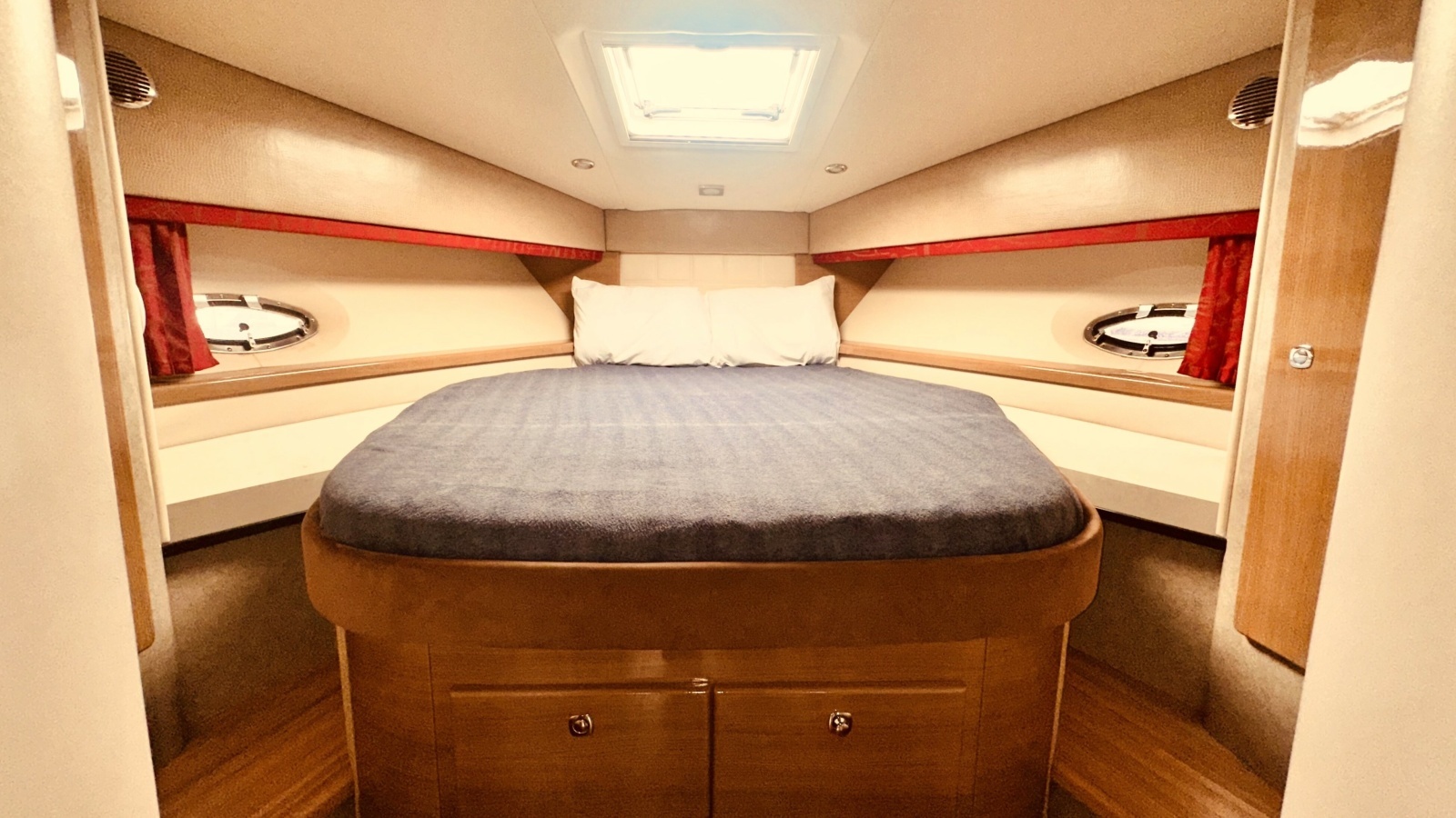 2012 Formula 45 Yacht