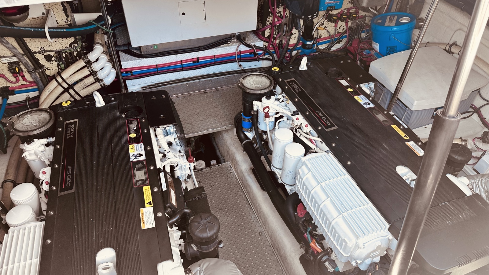 45' 2012 Formula 45 Yacht