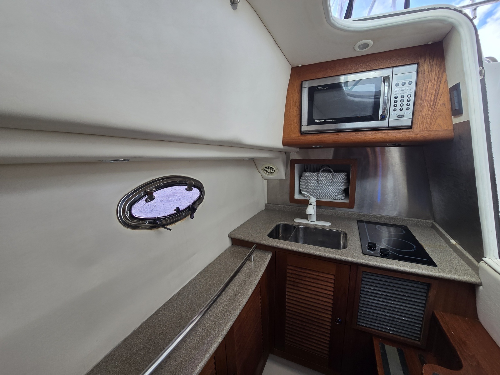 Carpe Ahora 37ft Glacier Bay Yacht For Sale
