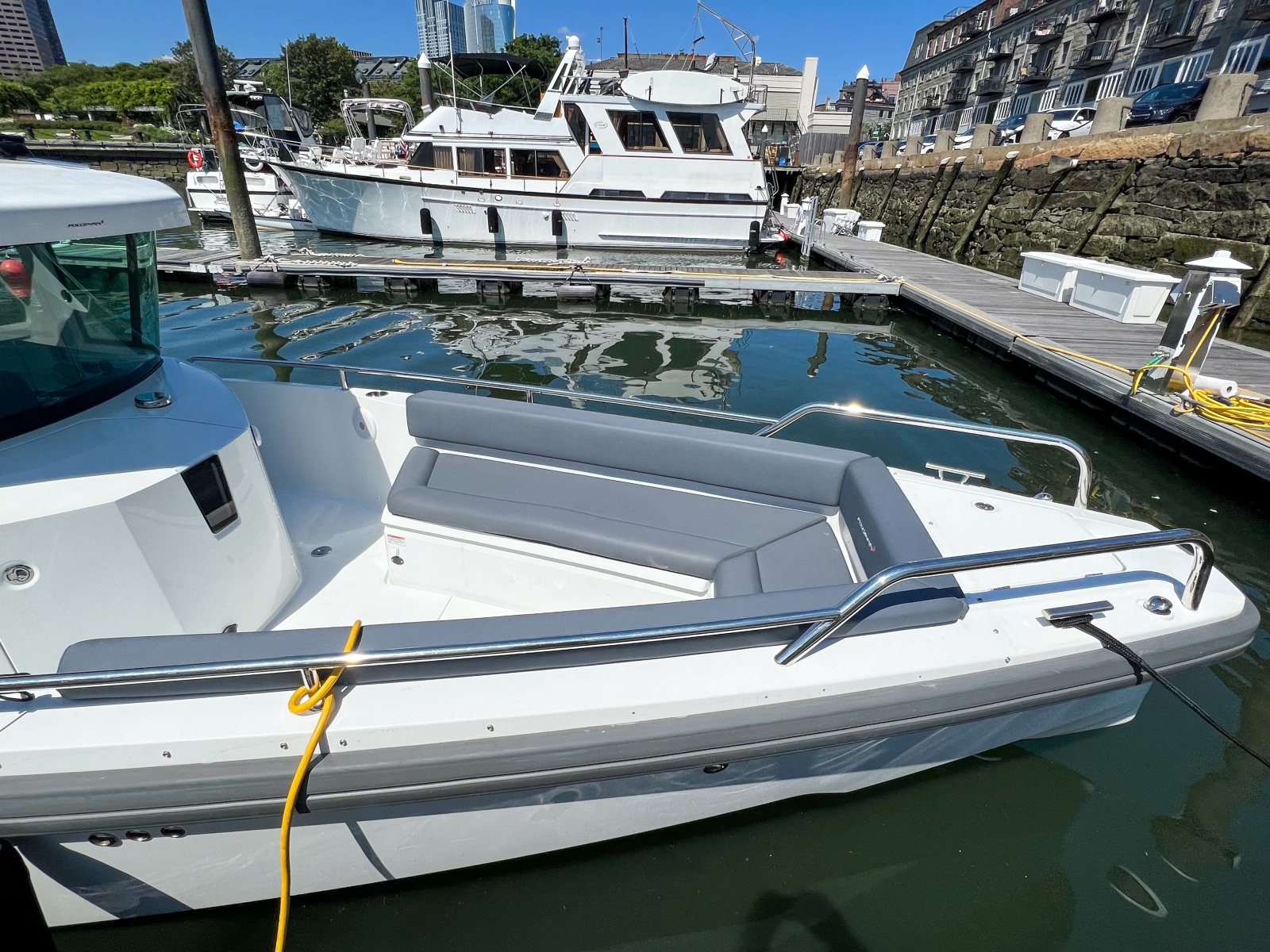 28' 2020 Axopar 28 Cabin