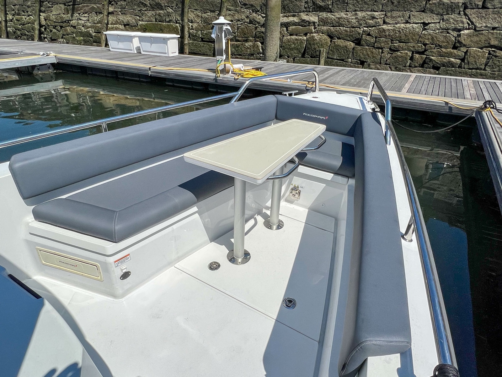 28' 2020 Axopar 28 Cabin