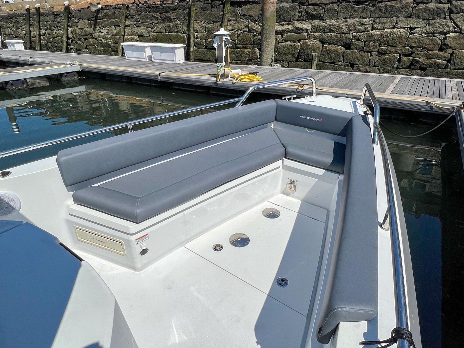 28' 2020 Axopar 28 Cabin