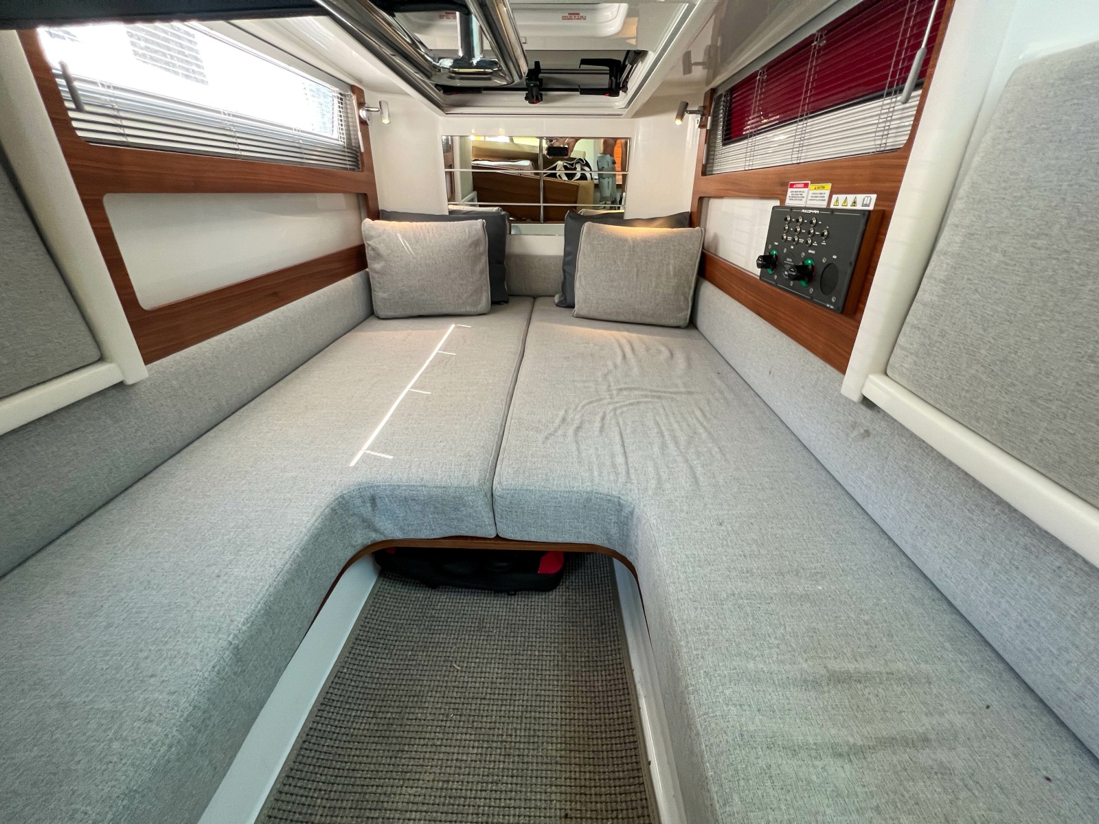 28' 2020 Axopar 28 Cabin